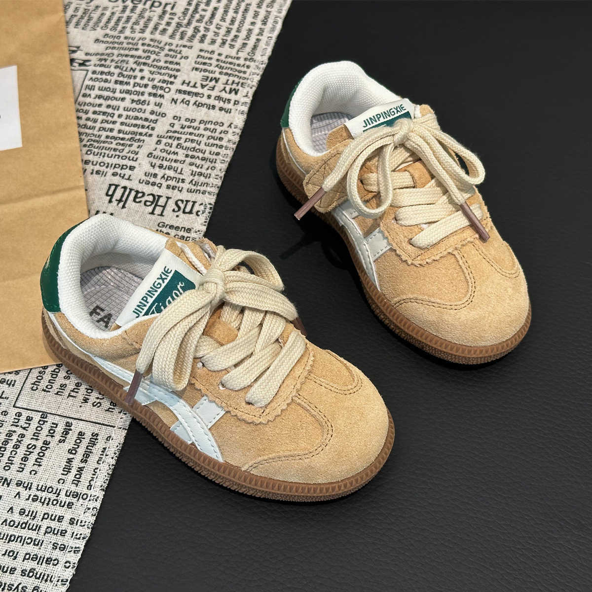 Athletic Outdoor 2025 Autumn New Childrens Training Shoes Mens and Womens Genuine Leather Board Shoes Middle and Large Childrens Casual Student SportY