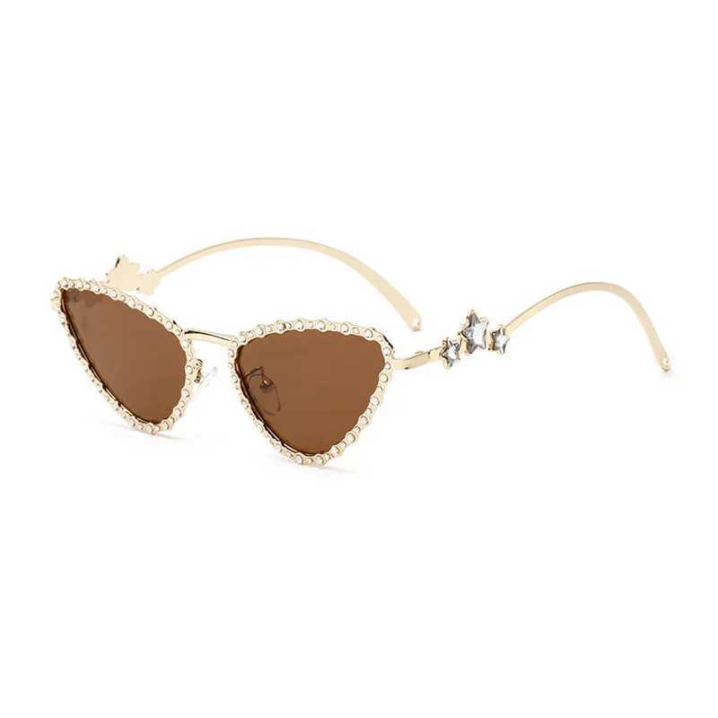New Luxury Cat Eye Diamond Sunglasses Women Fashion Trend Sexy Woman Sun Glasses Star Metal Frame Sunglasses UV400 Eyewear W250315