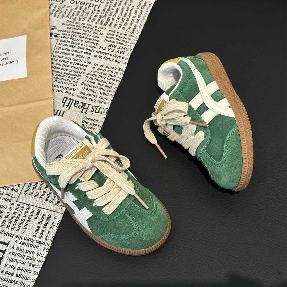 Athletic Outdoor 2025 Autumn New Childrens Training Shoes Mens and Womens Genuine Leather Board Shoes Middle and Large Childrens Casual Student SportY