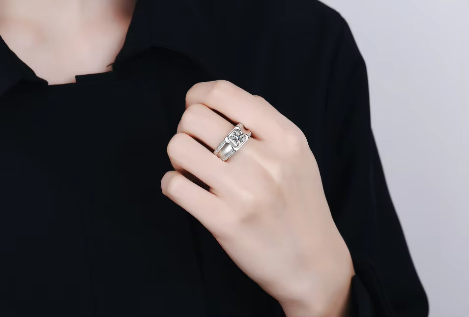 Custom S925 Sterling Silver Mens Vintage 1ct Moissanite Ring with Large Signet