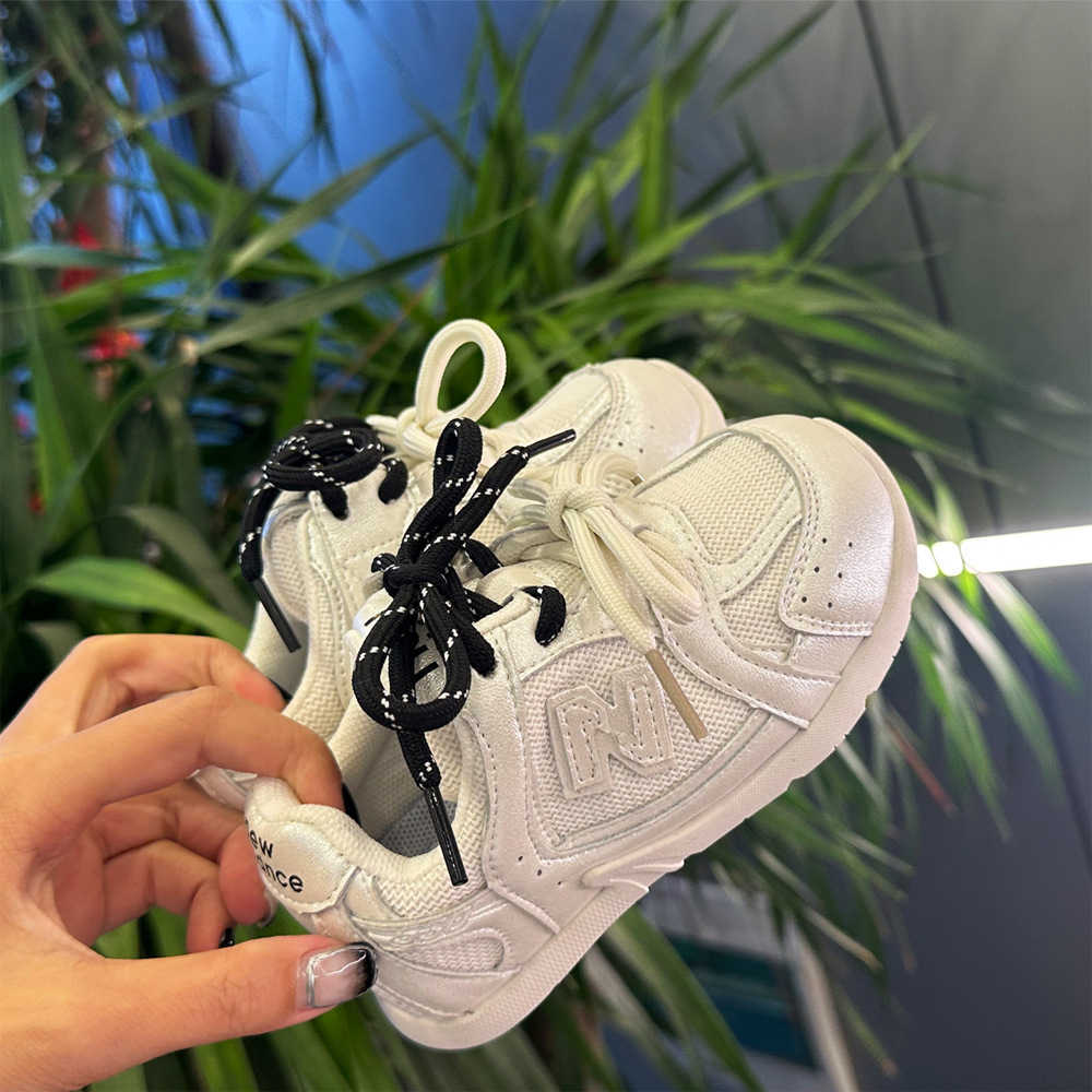 Athletic Outdoor Childrens sports shoes autumn new 2025 boys fashionable casual shoes girls soft soled running shoes mid to large childrens trendy sho