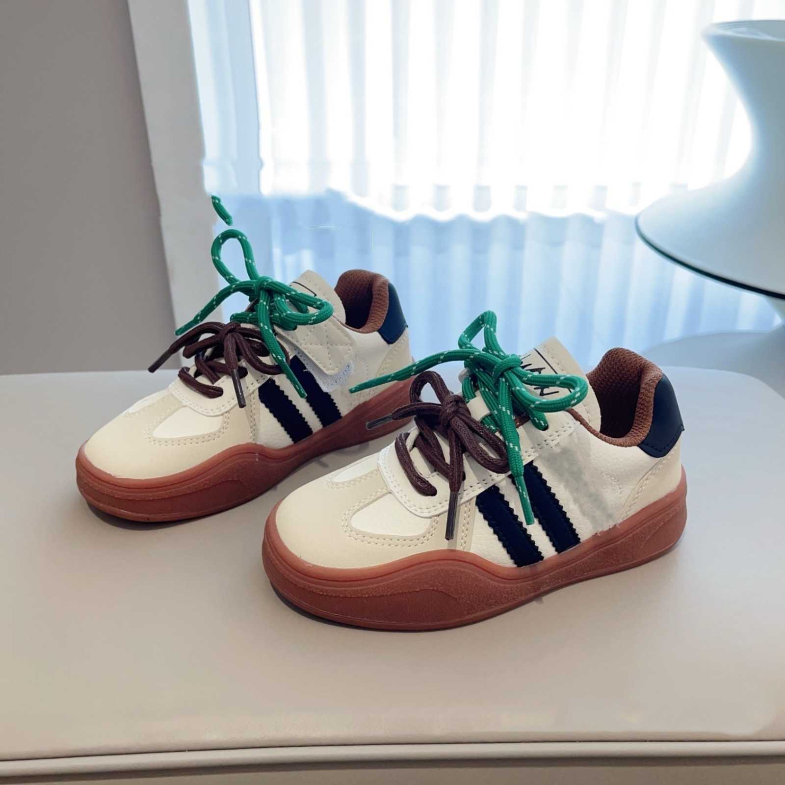 Athletic Outdoor Childrens shoes stylish and comfortable board shoes for boys 2025 autumn new style versatile for girls lightweight sports shoes for s