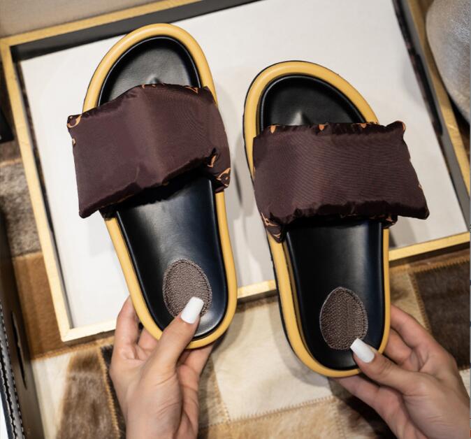 Designers Sandals Luxury Slide Interlocking Women Ladies Hollow new color Platform Slippers Women Slide Sandals Fashion Classics Retro Lovely Sunny Beach 656