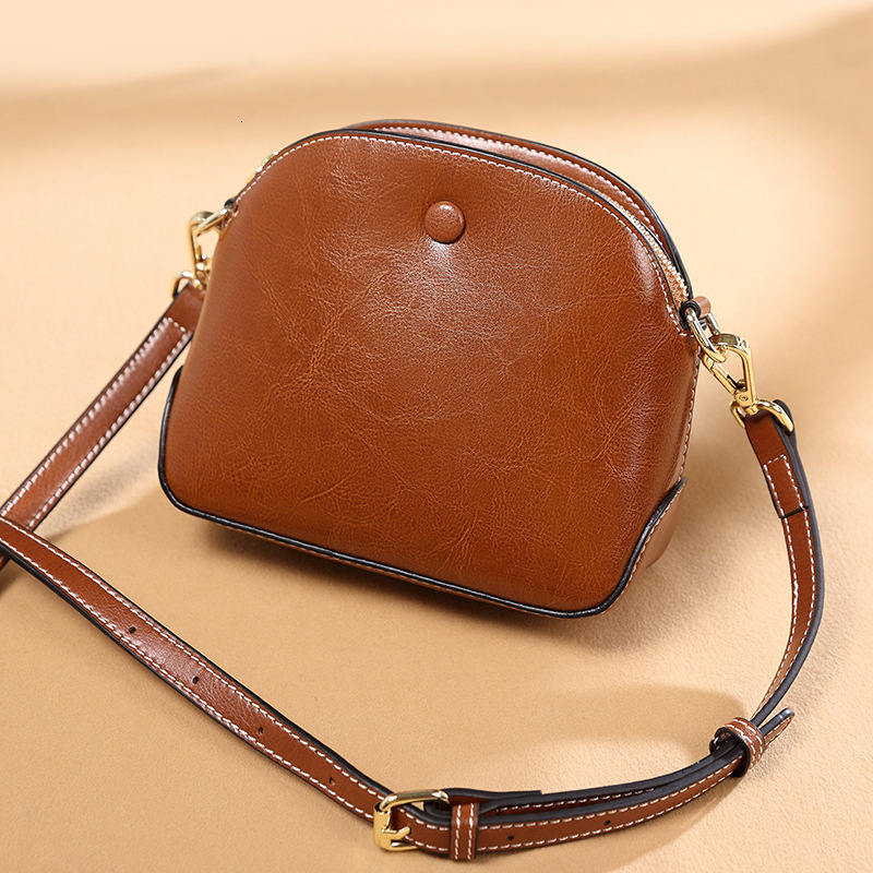 2024 Spring/Summer New Niche Phone Fashionable, Versatile, Simple, Portable, Single Shoulder, Crossbody Bag, Casual Oil Wax Leather Bag