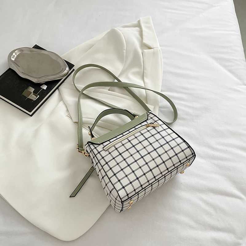 Womens Fashion Flip Shoulder Bag PU Leather Cross Body Bag Simple Graphic Designer Messenger Bag Small Wallet and Handbag Y250315