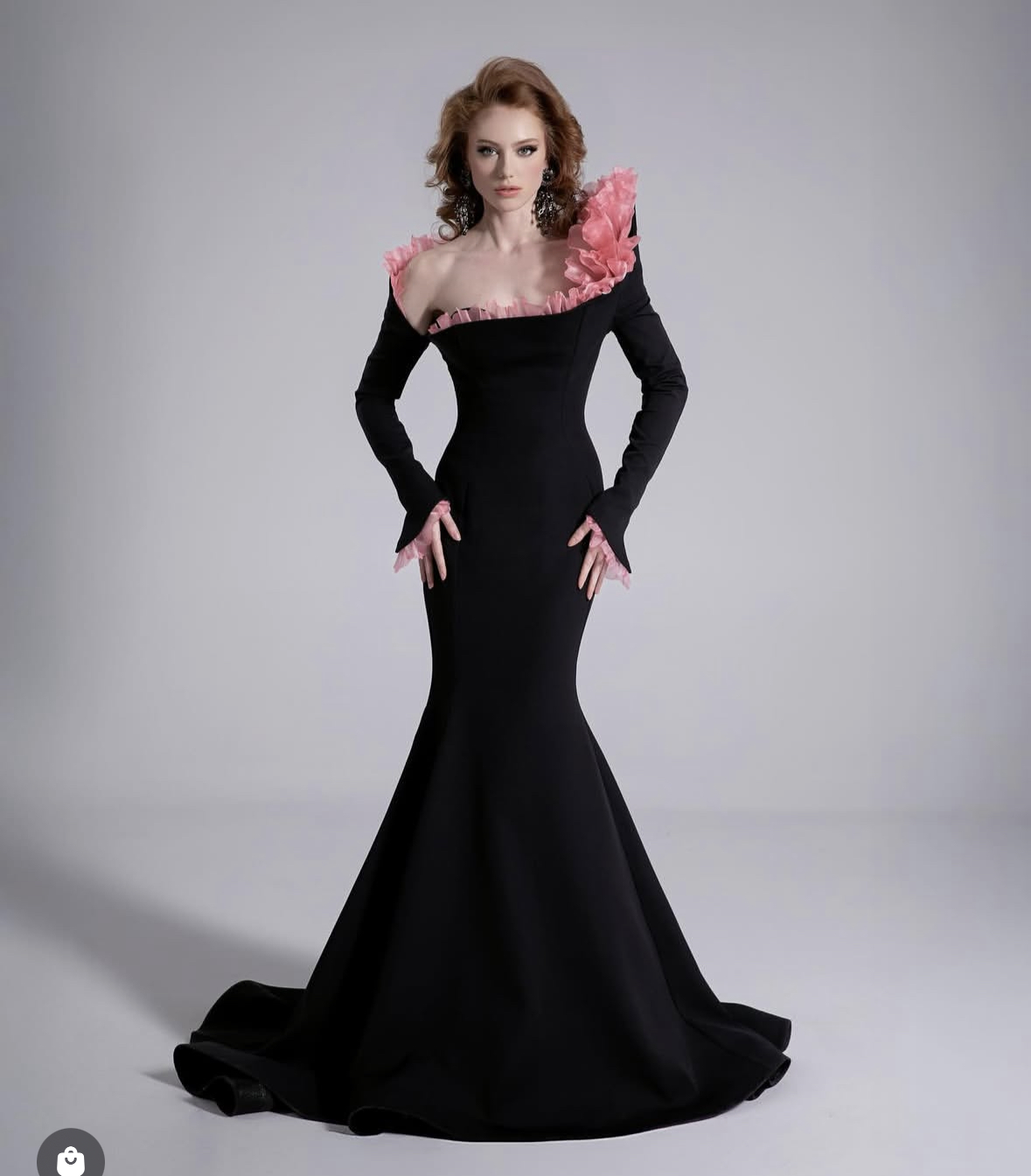 2025 Elegant Black Mermaid Prom Dresses With Pink Ruffle Design Long Sleeves Stylish Evening Gown Ladies Chic Formal Occasion Dress