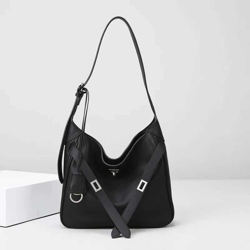 Shoulder bag for business simple yet exquisite with large capacity suitable for women to use Y250315