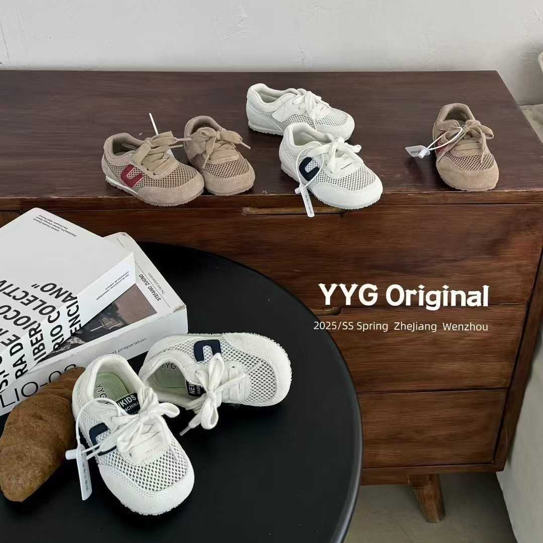 Athletic Outdoor Childrens 2025 summer new casual sandals for boys and girls stylish baby soft soled board shoes with mesh surface C260130