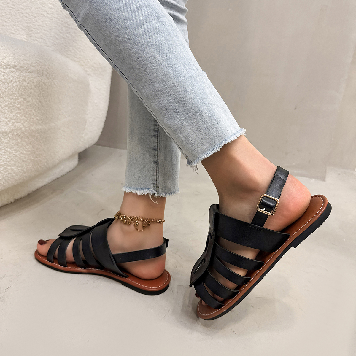 Women's Stylish Open-Toe Flat Sandals - Comfortable & Breathable Design for Summer