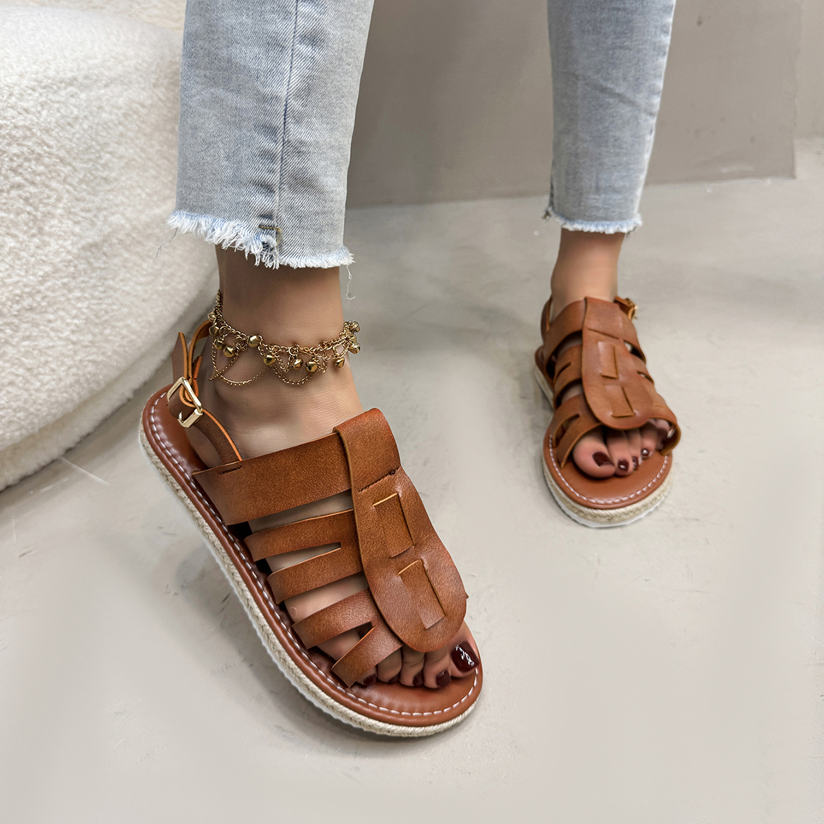 Chic Women's Casual Flat Sandals with Open Toes - Ideal for Warm Weather Ease