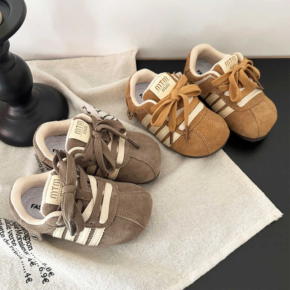 Athletic Outdoor Childrens moral training shoes 2025 spring new style girls board shoes boys sports shoes baby soft soled walking shoes baby shoesY250