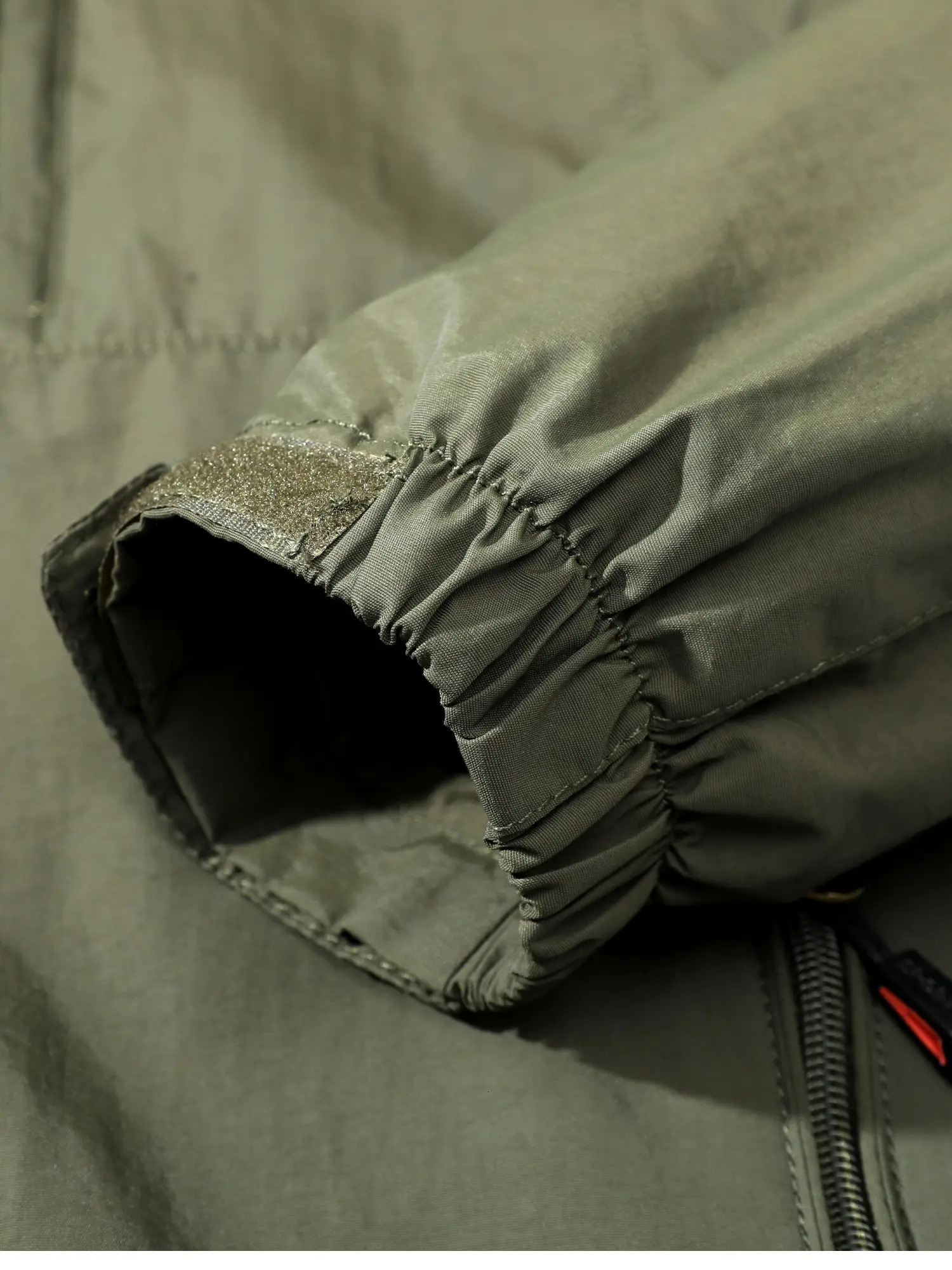 Mens outdoor hiking sports leisure waterproof windproof multi pocket detachable hat jacket 250313