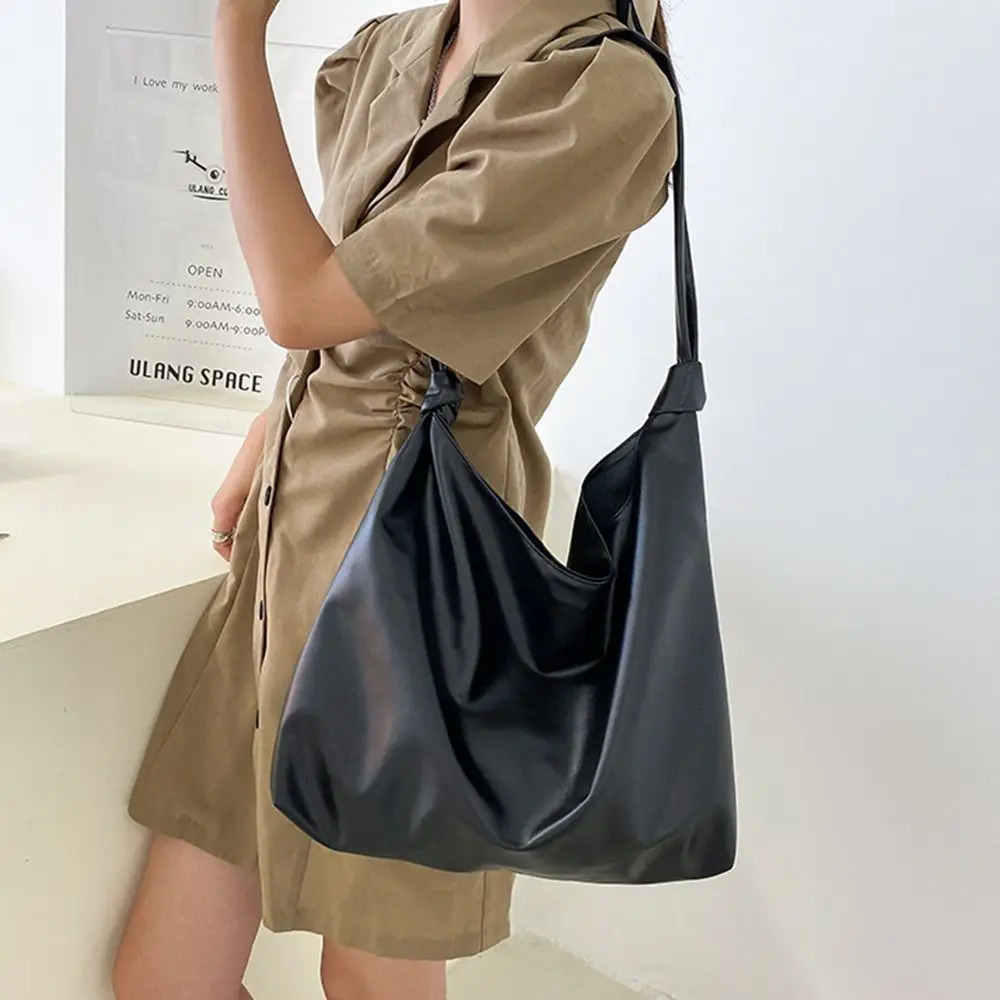 Womens large capacity shoulder bag womens handbag PU leather handbag simple shopping bag 250311