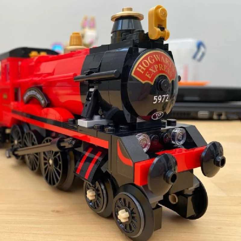 Magic Movie Series Express Train Creative and Versatile Creative Building Assembly B Toys Childrens Gifts Toys Christmas 75955 Y250315