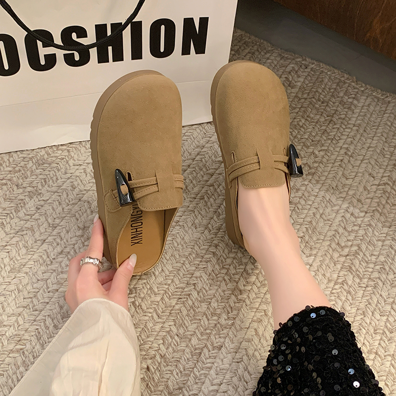 Stylish Women's Slip-On Slippers - Versatile Design with Soft Soles for All Seasons