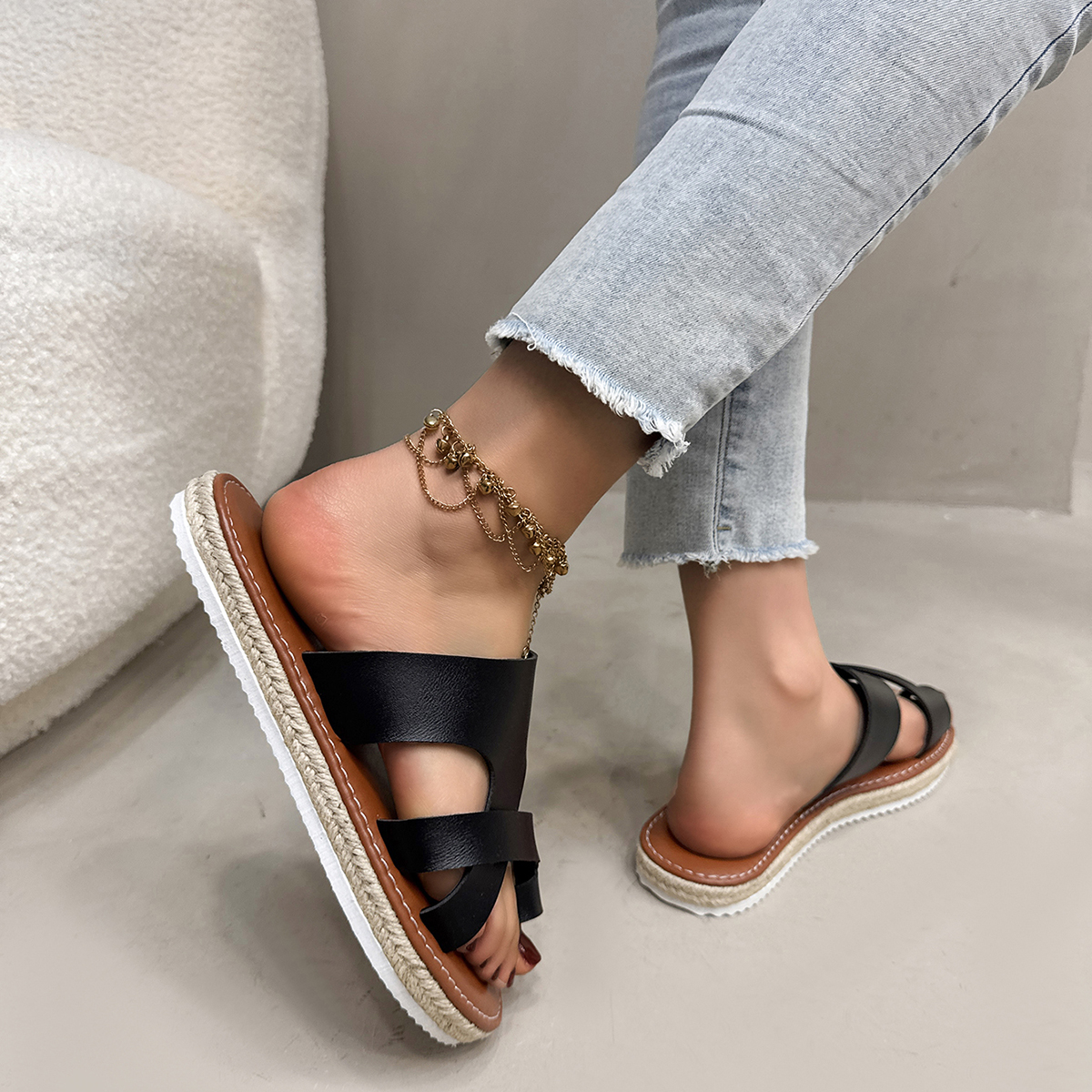 Summer Essential: Soft & Stylish Women's Flat Sandals