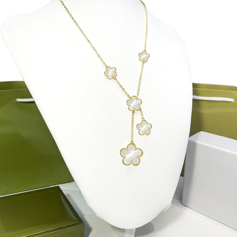 New Pendant Necklace Designer 6 Clover Classic Necklaces Pearl Fritillaria Flower for Man Woman Jewelry 8 Color Top Quality