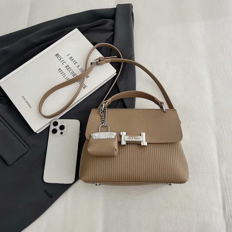 High-End Leather Shopper Bag For Women - Elegant Retro Tote With Letter Large Capacity Design Y250315