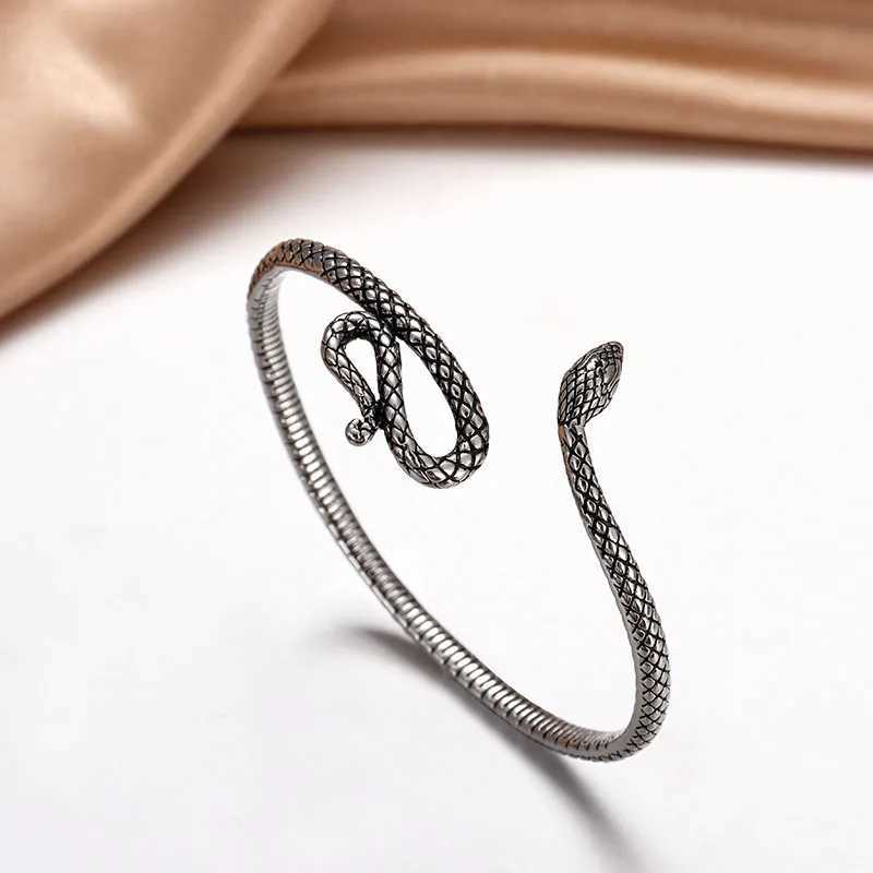 Vintage Fashion La Opens Adjustable Snake Bracelet with Totem Texture Animal BraceletXJ250315