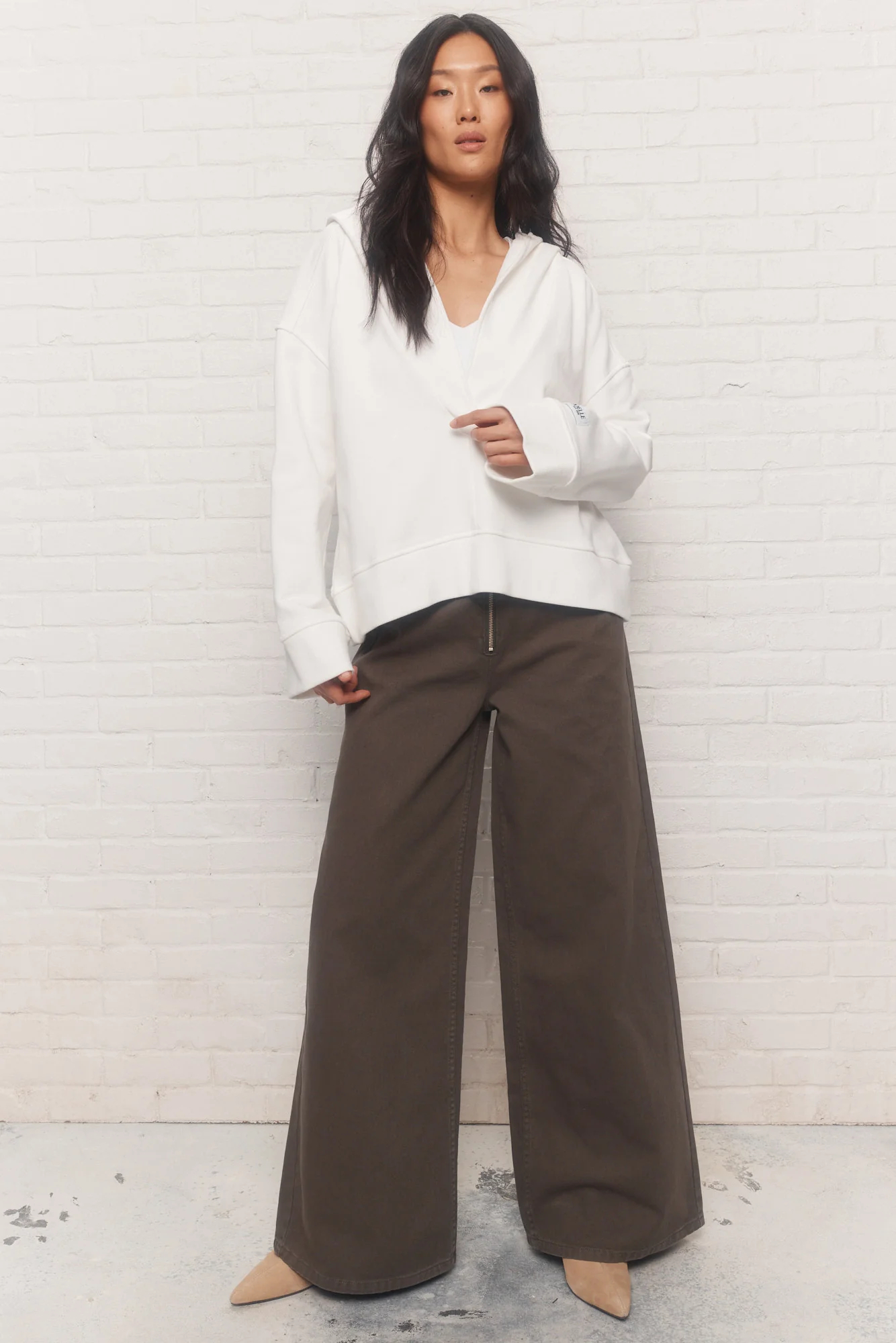 Women's Loose White Scooped Collar Hoodie with flared sleeves Hot-sale Women's Top