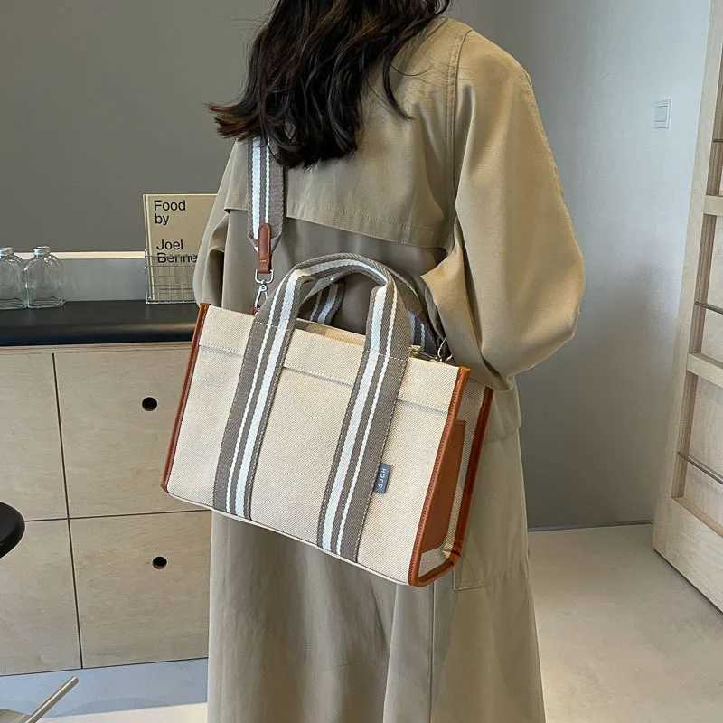 2024 New Retro Womens Large Capacity Canvas Shoulder Bag Y250315