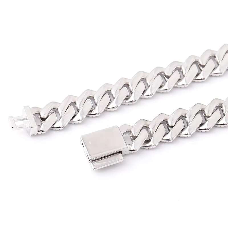 Hiphop wide12MM Sterg Sier Iced Out Dia Cuban Necklace Bussdown D VVS Moissanite k Chain