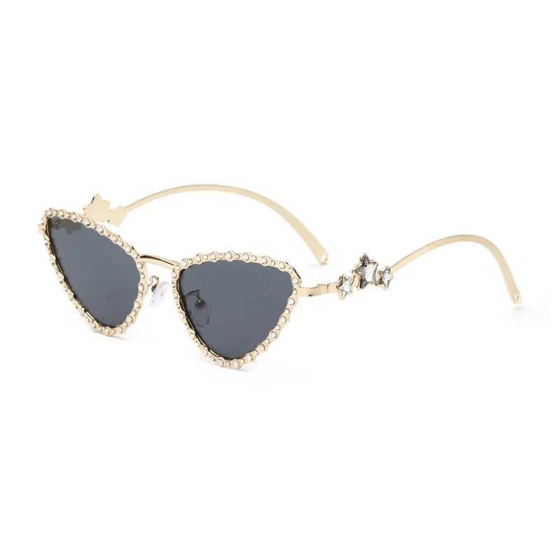 New Luxury Cat Eye Diamond Sunglasses Women Fashion Trend Sexy Woman Sun Glasses Star Metal Frame Sunglasses UV400 Eyewear W250315