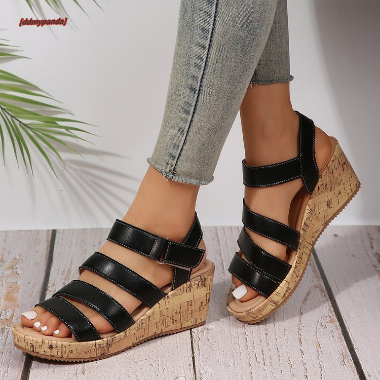 Large wedge for women in the summer of 2025, featuring a straight buckle strap and rubber heel, fashionable thick soled sandals ddmypanda