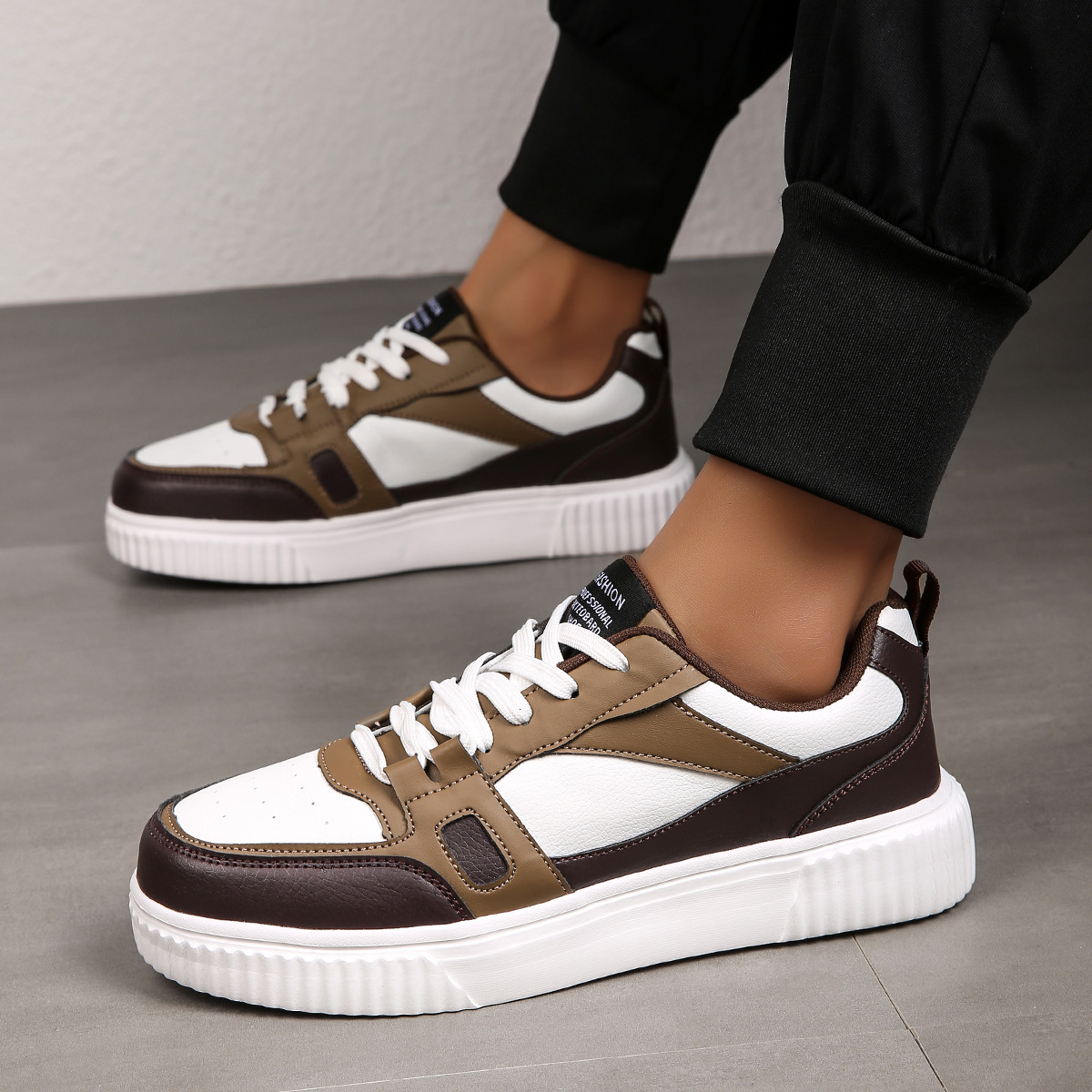 Designer Shoes Men and Women Leather Casual Shoes 2025 New Korean Fashion Couple Sneakers