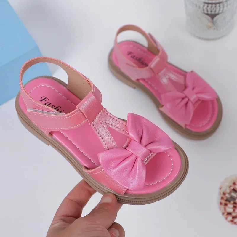 2024 Girls Sandals Butterfly Bow T-Strap Style Soft Summer New Simple Childrens Sandals Princess Anti slip Open Toe Childrens Shoes Hook and LoopT2503