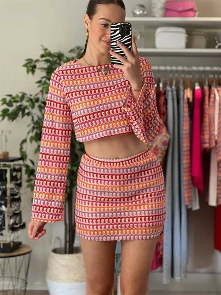 Two Piece Dress Sexy Lace Knit Cut Out O-neck Flared Slve Top Mini Skirt Suit 2025 Summer Women Holiday Beach Party 2 Set A3043 Y250315DDAE