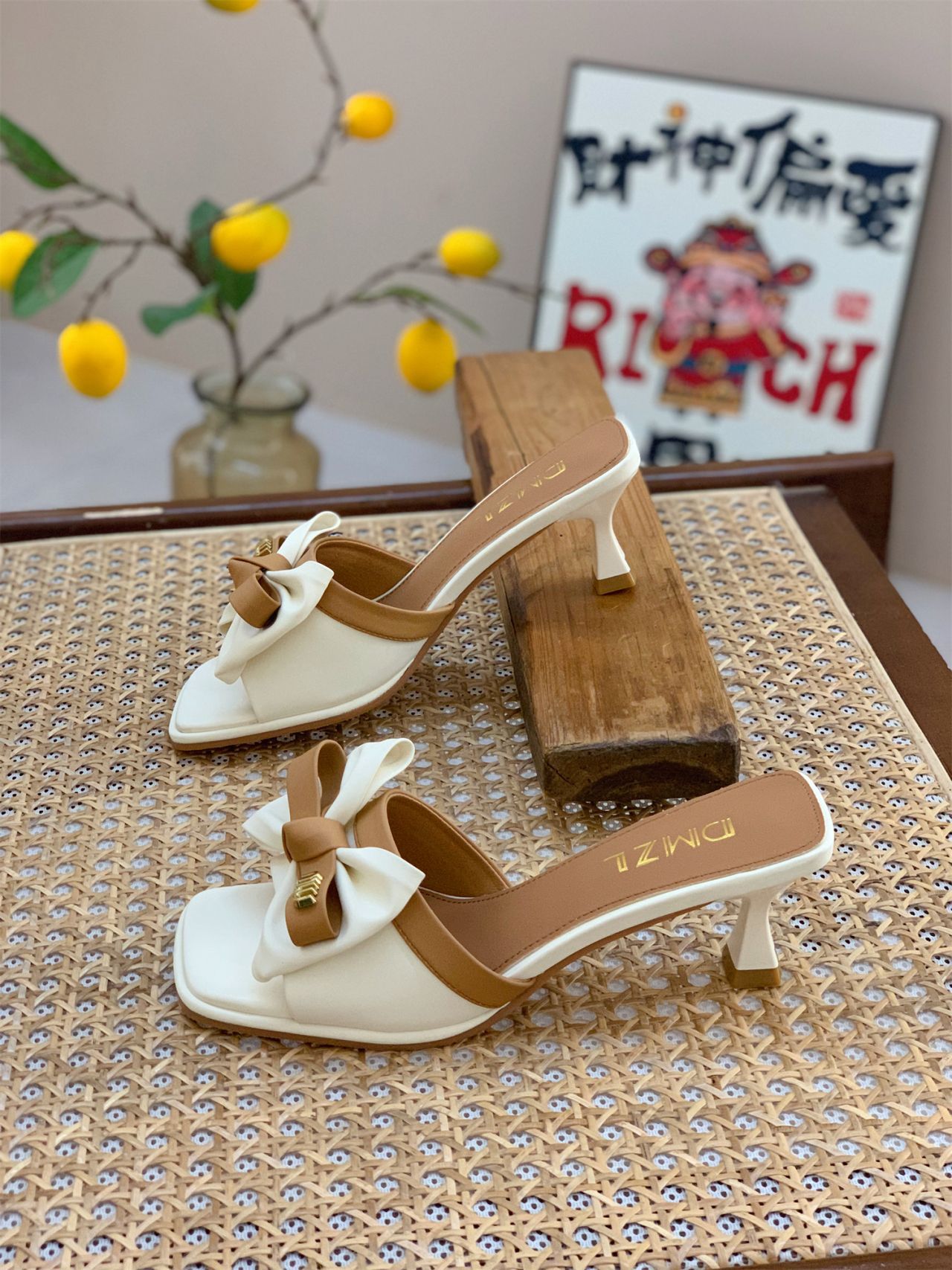 Free shipping new slippers women sandals fashion comfortable outdoor daily bow tie mid heeled shoes beige black