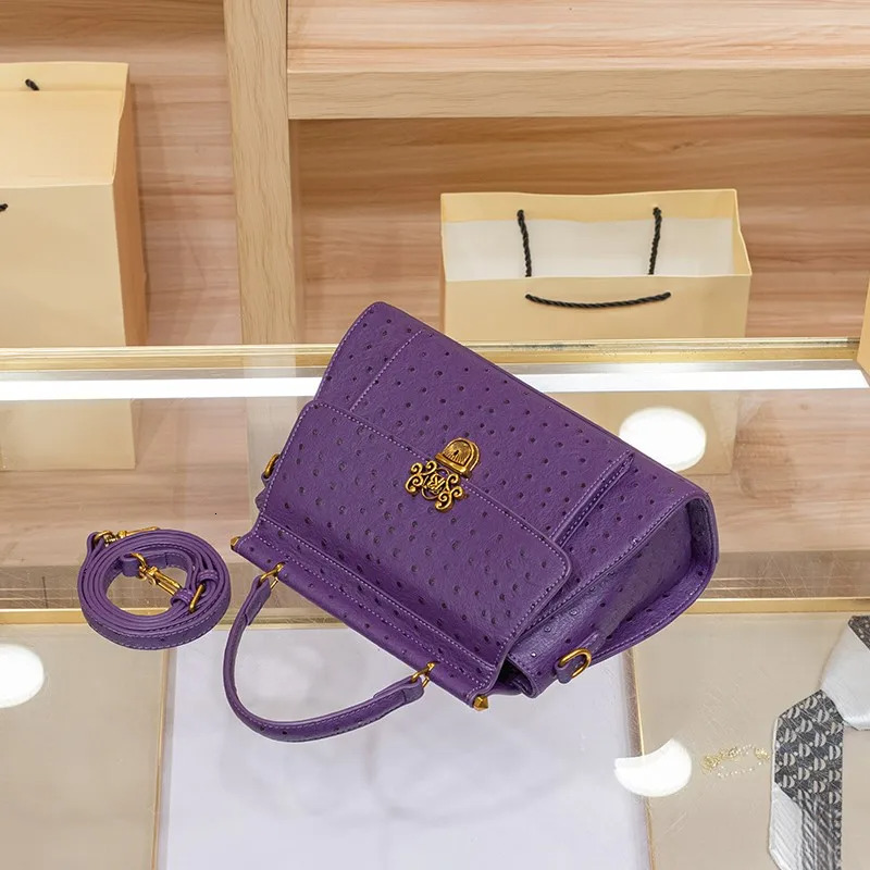 Designer Shoulder Bag Hot Selling Lock Purple Women's Handbag Large Capacity High End Luxury Designer Fashion Business Bag Maternal And Child Bag