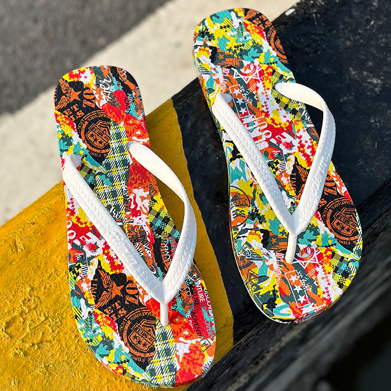 2025 New Designer Sandals Herringbone Slippers For Spring And Summer Outdoor Sports Slippers Indoor Feeling Of Stepping Feces Soft Soled Men Clip On T