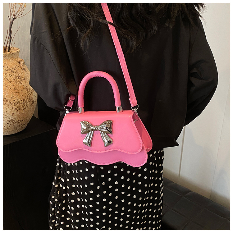 2025 New Designer Shoulder Bag Exquisite Banquet Bag Cute Bow Women's Handbag Women's High End Small Square Bag