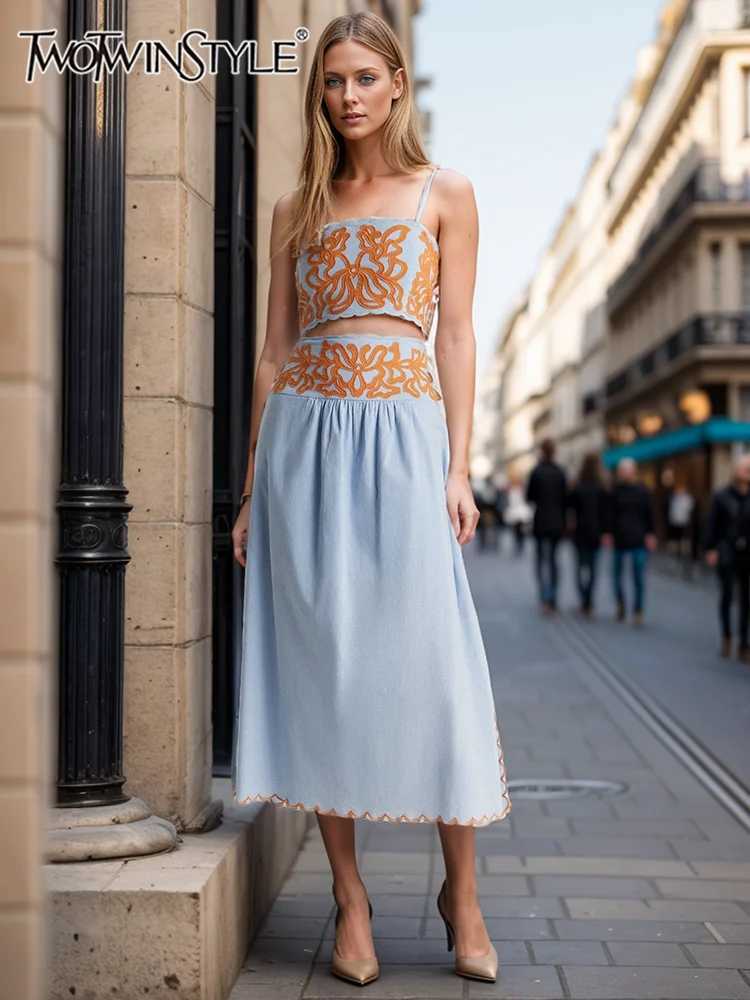 Two Piece Dress TWOTWINSTYLE Solid Two Piece Set For Women Square Collar Slvel Short Top High Waist Spliced Zipper Skirt Chic Sets Female Y250315ZEUY