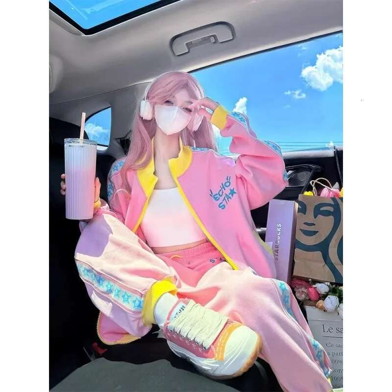 2025 New Dopamine Leisure Sports Set Female Designer Fashion Pink Sweet Loose Fashion cardigan sweater pants two-piece set5