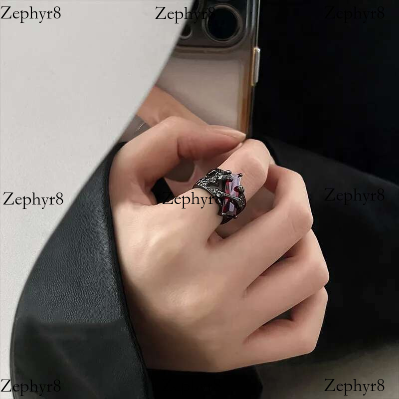 2025 model 2023 New Punk Black Rings Thorns Vine Twine Red Rhies Hollow Unsex Couple Finger Ring Women Men Jewelry Gift