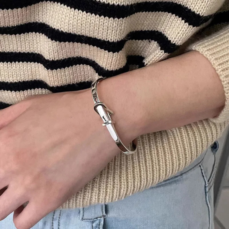 Foxary Silver Color Belt Geometric Bracelet Suitable for Female Couples Fashion Retro Creative n Personalized Birthday Jewelry Gifts 250313