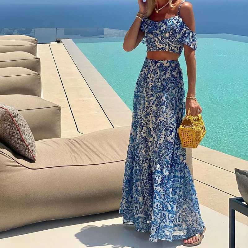 Two Piece Dress Bohemian Printed Strap Bra Shoulder Top and High Waist Long Leather Set for Womens Elegant Vacation Two Piece Dress Set Y250315CEIG