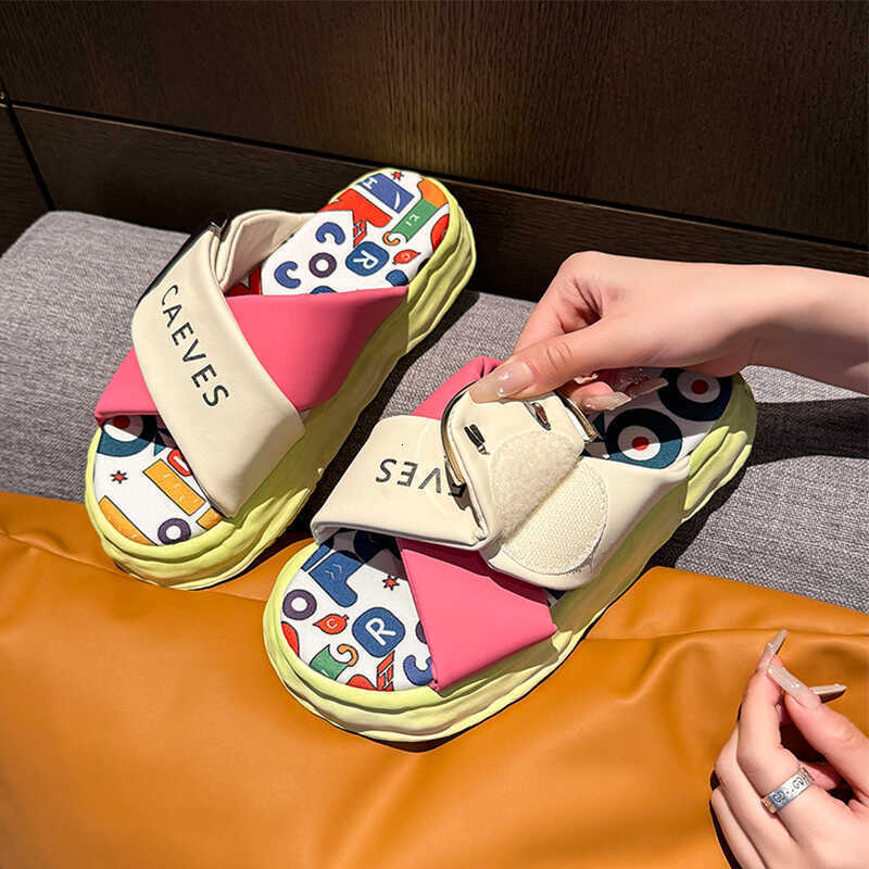High Quality High Cool Slippers Women's Summer Outdoor Wear A Sense Of Luxury 2025 New Designer Sandals Item To Match With Skirt Shoes For Going 