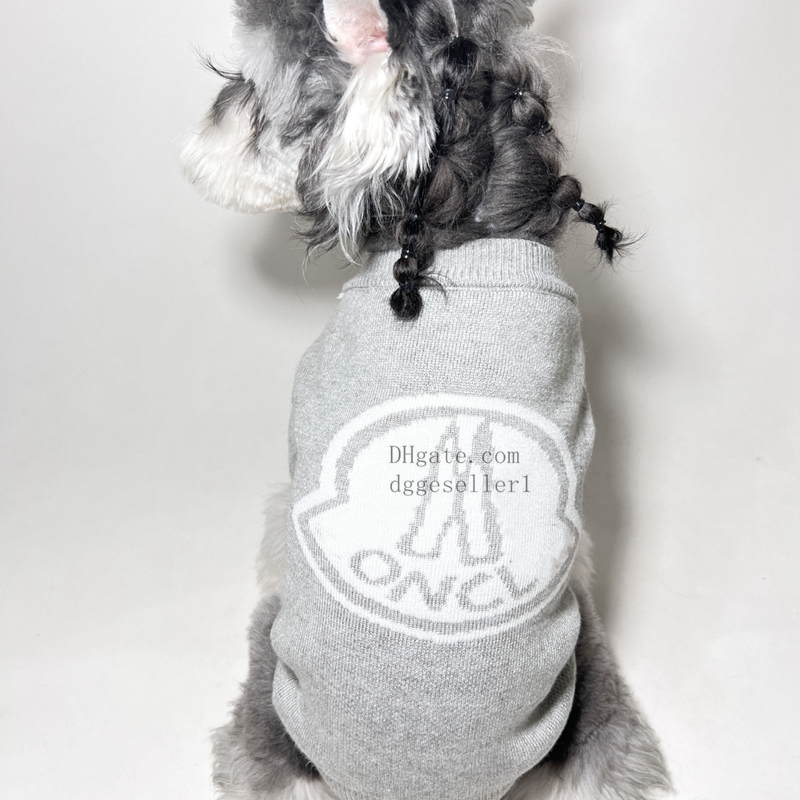 free shipping Designer Clothes Dog Apparel Dogs Pullover Sweater Cold Weather Outfit Warm Pets et Small Pet Winter Vest Easy on Puppy Boy Girl Sweater