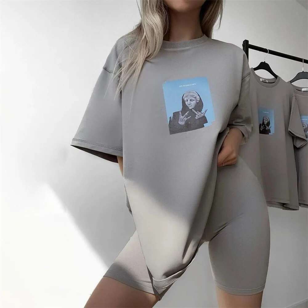 2025 New Women's Loose Designer Fashion Casual Pattern T-shirt Cotton O-neck Short Sleeve T-shirt Women's High Street Top5