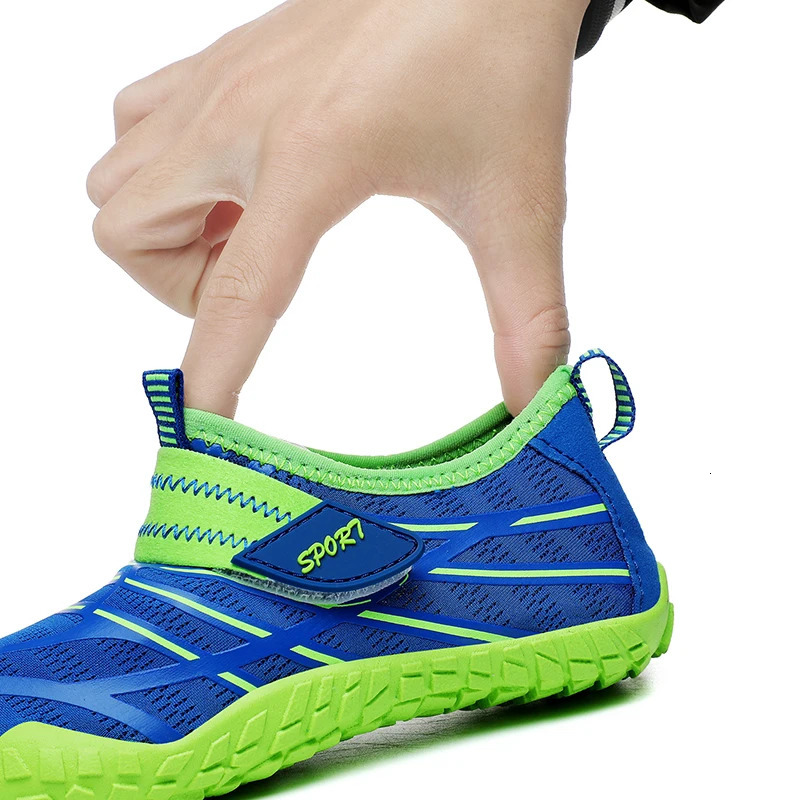 Aqua shoes for boys and girls summer swimming barefoot teenagers sports breathable non slip 250304