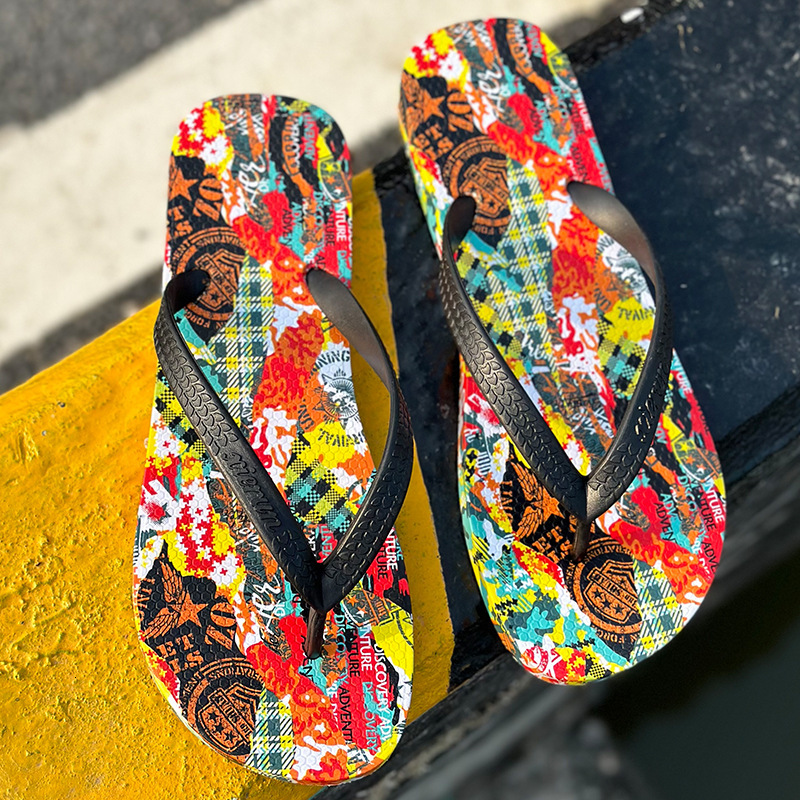 2025 New Designer Sandals Herringbone Slippers For Spring And Summer Outdoor Sports Slippers Indoor Feeling Of Stepping Feces Soft Soled Men Clip On T