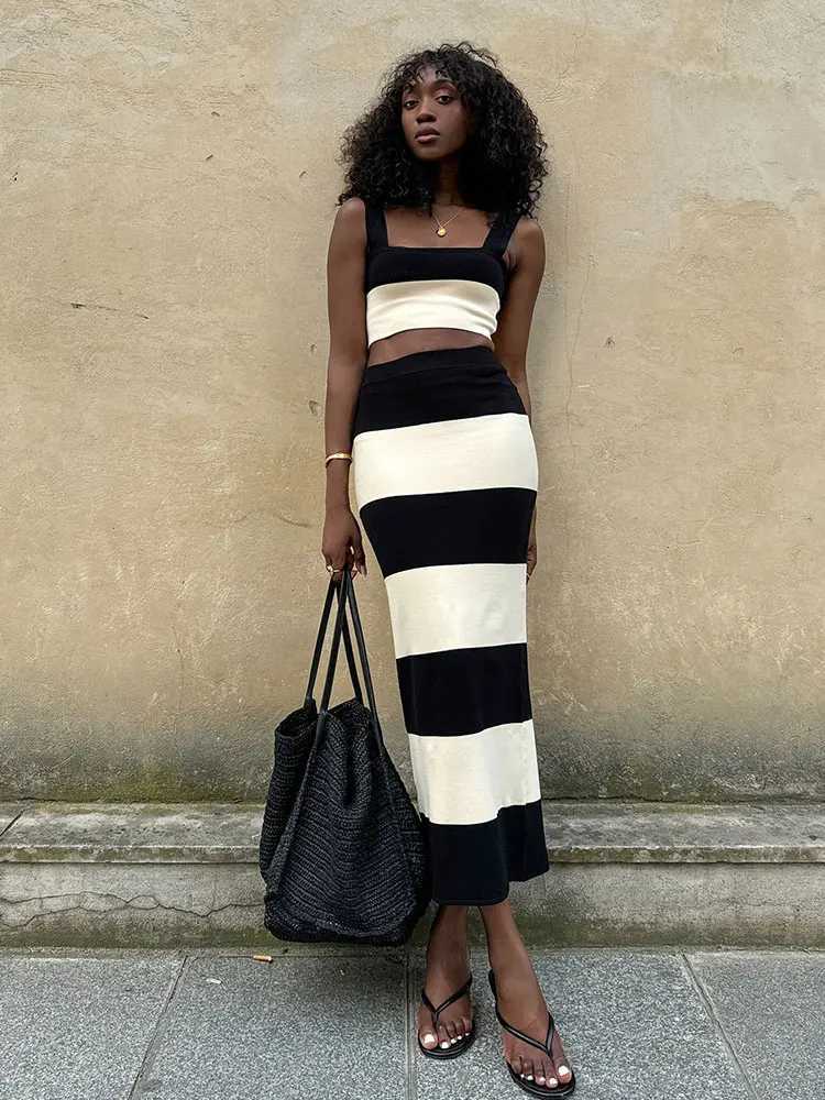 Two Piece Dress Black/White Knit Striped Set 2025 Fashion Holiday Casual Set Skirt Vest Camisole Sweater Long Striped Maxi Skirt 2 Set A3138 Y250315HE