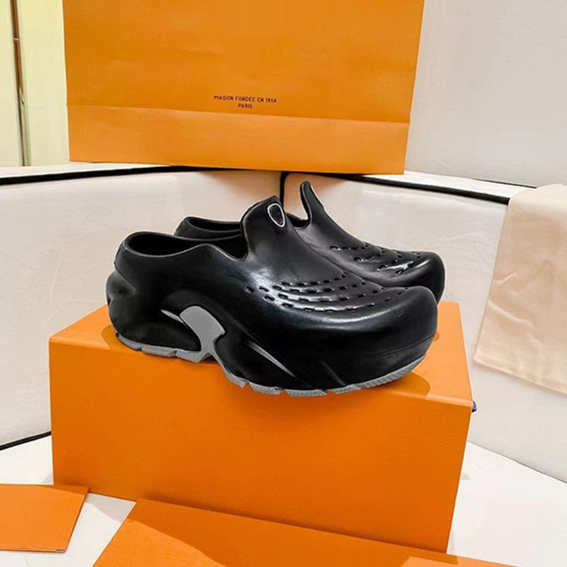 New Summer Men Women Beach Sandals Designer Shark Clog Runner slippers Mens Womens Fashion Wedge Platform Heel Shark Sandal High quality slipper