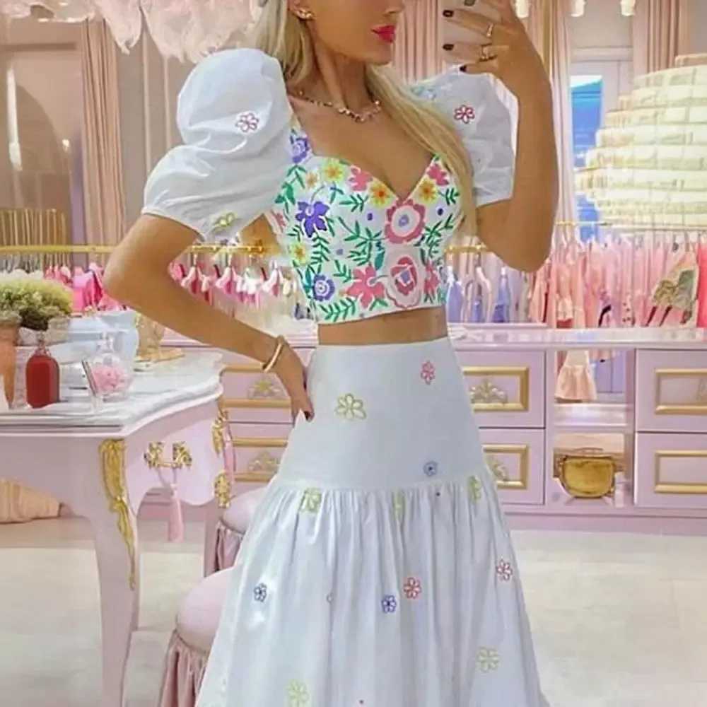 Two Piece Dress Floral print fluffy Slve crop top and ruffled skiing set for womens short Slve top V-neck high waisted loose long jacket set Y250315DF