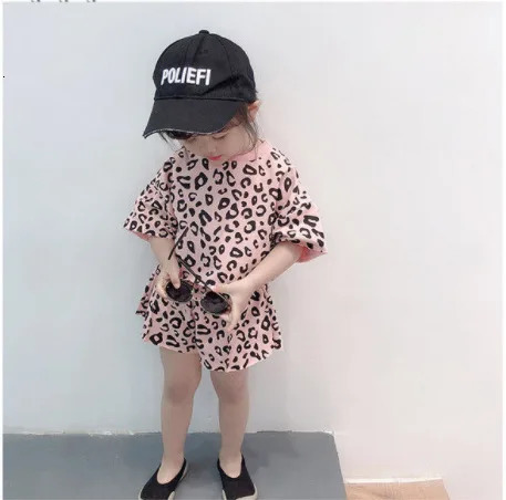 Fashion baby girl set casual summer clothing mother and child leopard print cotton short sleeved Tshirt childrens 250312