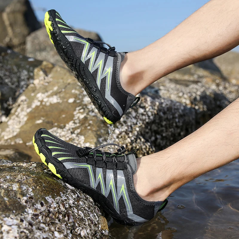 Arrival Water Shoes QiuckDry Aqua Men Women Outdoor Beach Swimming Wading Breathable FiveFinger Sneakers Size 35 250304